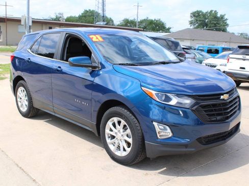 Used 2021 Chevrolet Equinox LT AWD/4WD image 2