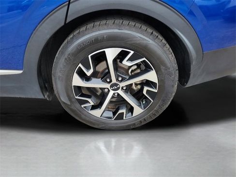 Used 2023 Kia Sportage EX image 40