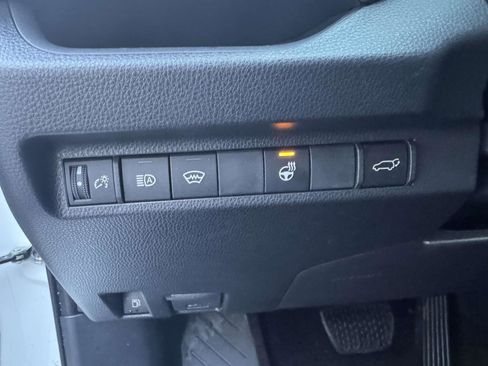 Used 2023 Toyota RAV4 SE image 20