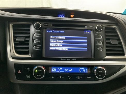 Used 2018 Toyota Highlander Plus image 22