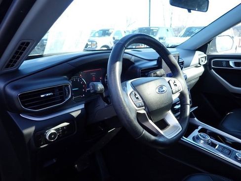 Used 2023 Ford Explorer XLT w/ Equipment Group 202A image 15