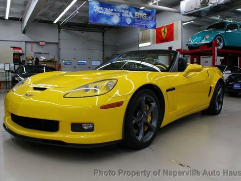 Used 2012 Chevrolet Corvette Grand Sport w/ 4LT Preferred Equipment Group image 2