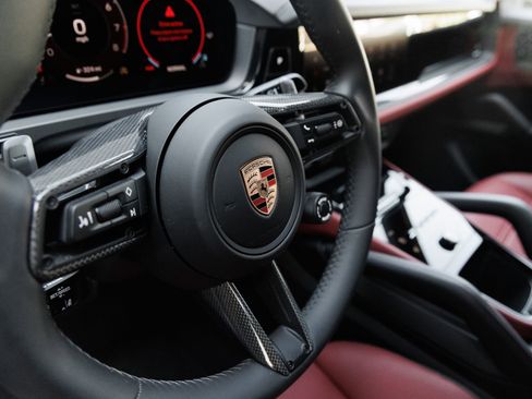 Certified 2026 Porsche Cayenne GTS AWD/4WD image 23