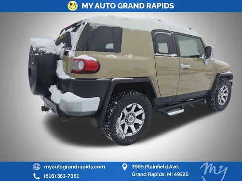 Used 2014 Toyota FJ Cruiser 2WD image 14