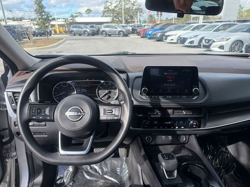 Used 2023 Nissan Rogue SV image 26