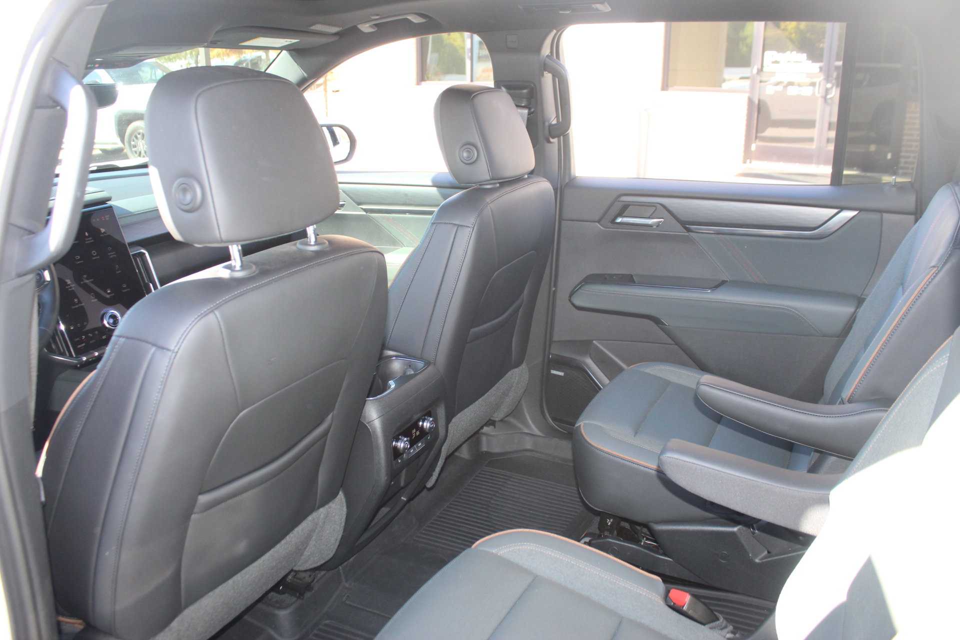 Used 2024 GMC Acadia AT4 w/ Super Cruise Package AWD/4WD image 29