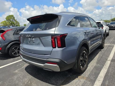 Certified 2025 Kia Sorento S FWD image 16