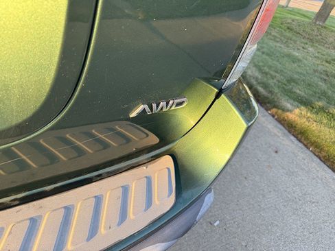 Used 2005 Chevrolet Equinox LT w/ Preferred Equipment Group AWD/4WD image 38