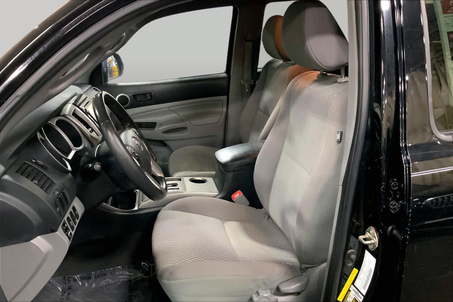 Used 2015 Toyota Tacoma 4x4 Double Cab w/ SR5 Package image 7