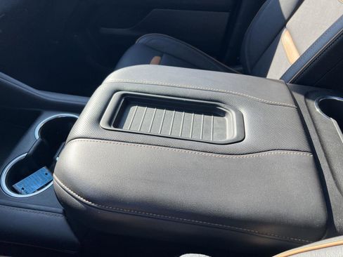 Used 2022 GMC Yukon AT4 image 34