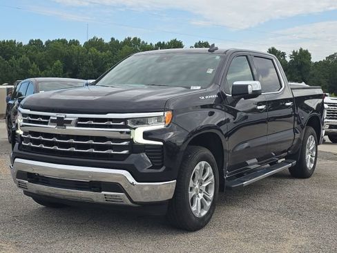 Used 2022 Chevrolet Silverado 1500 LTZ w/ LTZ Convenience Package II AWD/4WD image 1