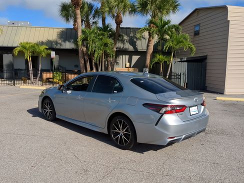 Used 2023 Toyota Camry SE image 8