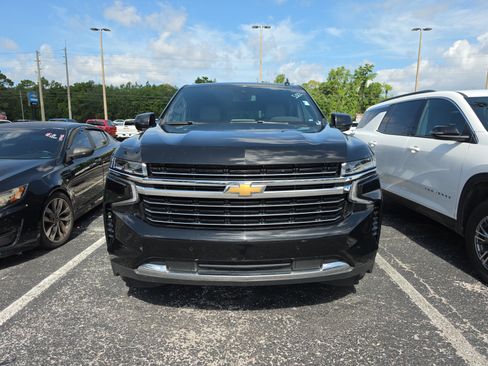 Used 2024 Chevrolet Suburban LT RWD image 8