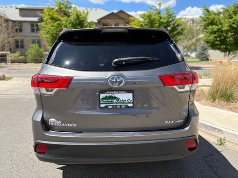 Used 2019 Toyota Highlander XLE w/ Carpet Mat Package (TMS) AWD/4WD image 7