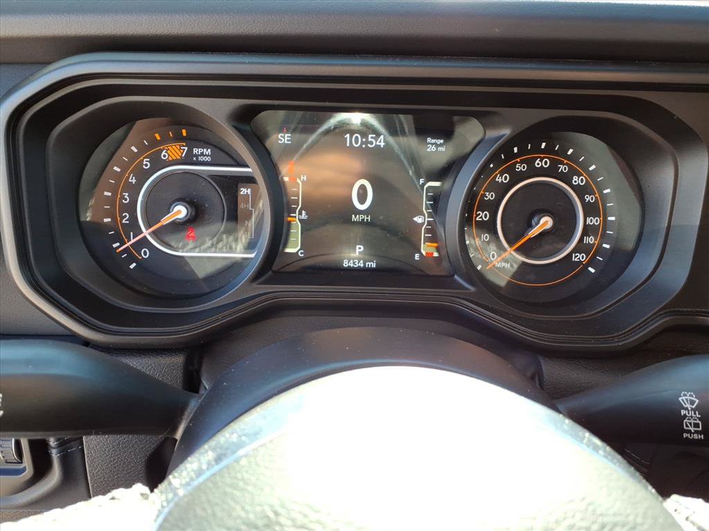 Used 2025 Jeep Wrangler Unlimited Sahara AWD/4WD image 27
