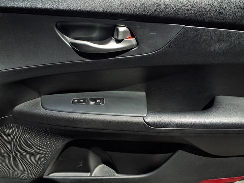 Used 2021 Kia Forte LXS FWD image 24