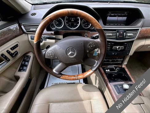 Used 2013 Mercedes-Benz E 350 4MATIC Sedan image 4