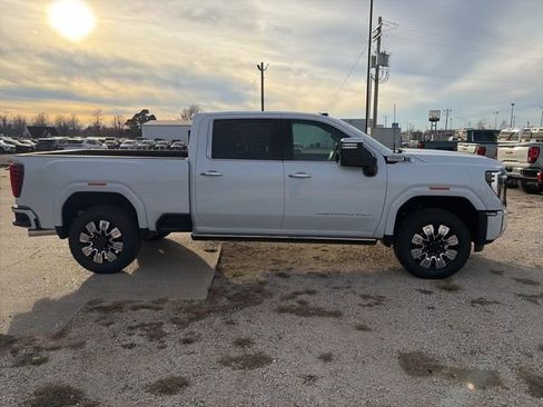New 2026 GMC Sierra 2500 Denali w/ Denali Reserve Package image 7