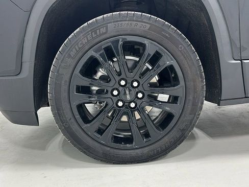 Used 2023 GMC Acadia SLE w/ Driver Convenience Package image 15