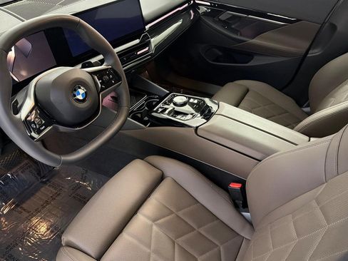 Used 2025 BMW 530i RWD image 4