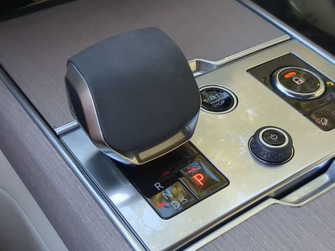 Certified 2023 Land Rover Range Rover SE image 32