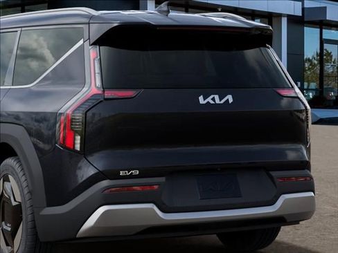 New 2026 Kia EV9 Wind image 13