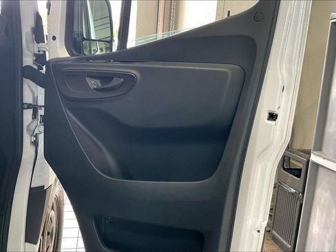 Used 2025 Mercedes-Benz Sprinter 2500 image 22