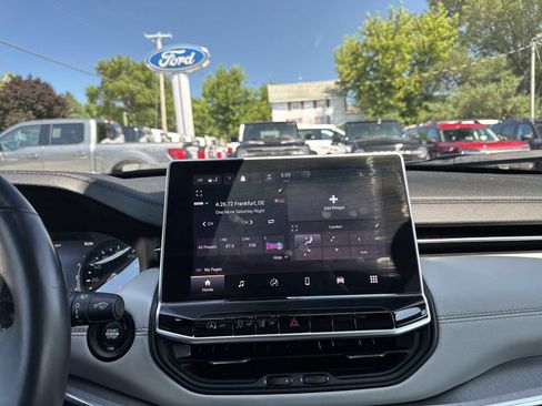 Used 2022 Jeep Compass Limited image 28