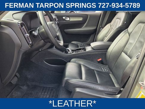 Certified 2023 Volvo XC40 B4 Plus w/ Protection Package Premier image 14