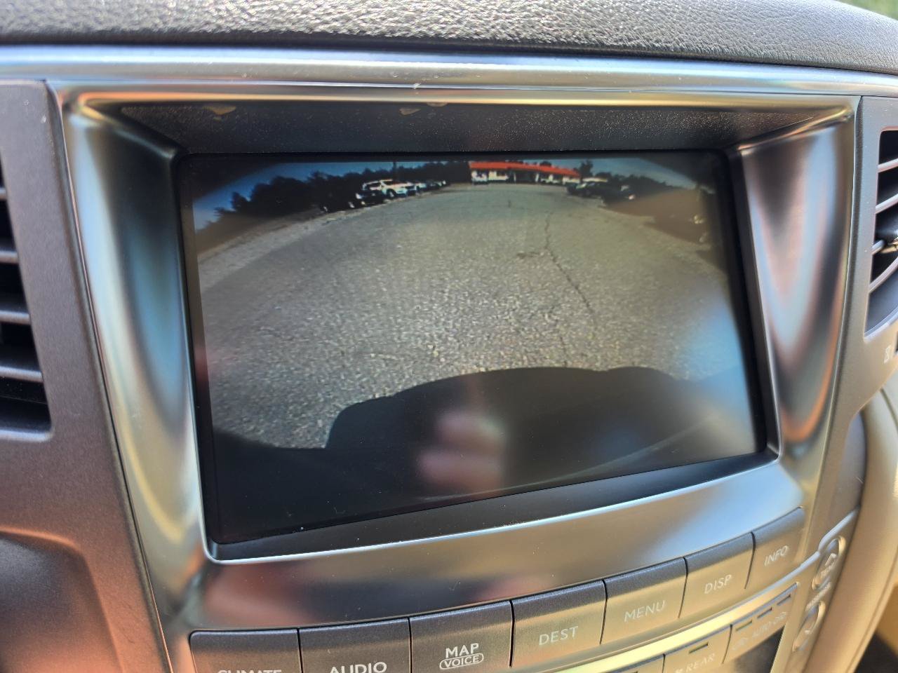 Used 2009 Lexus LX 570 4WD w/ Preferred Accessory Pkg image 15