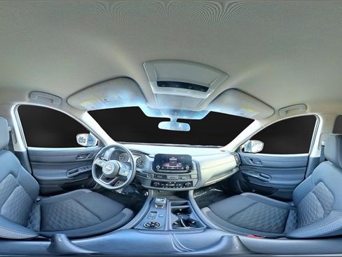 Used 2024 Nissan Pathfinder S image 31