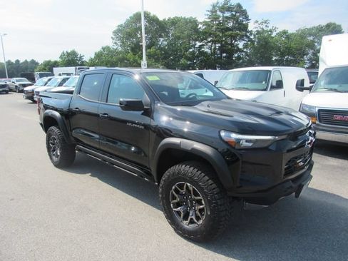 Certified 2024 Chevrolet Colorado ZR2 w/ Safety Package AWD/4WD image 4