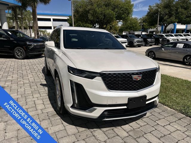 Used 2024 Cadillac XT6 Luxury w/ LPO, Floor Liner Package FWD image 17