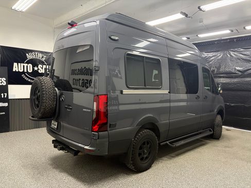 Used 2020 Mercedes-Benz Sprinter 2500 image 3