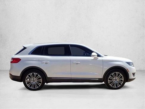 Used 2016 Lincoln MKX Reserve w/ Climate Package AWD/4WD image 5