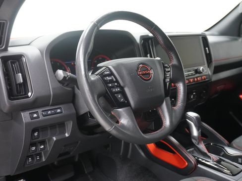 Used 2025 Nissan Frontier PRO-4X w/ Tow Package AWD/4WD image 10