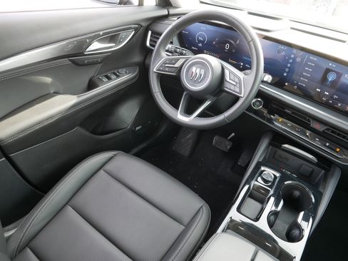 Used 2025 Buick Envision Preferred image 9