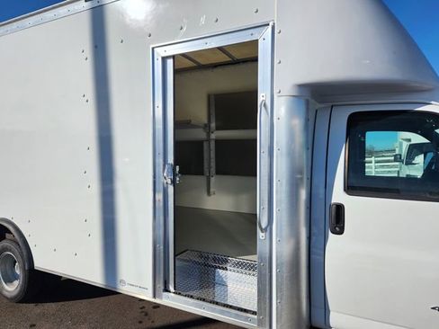 New 2025 Chevrolet Express 4500 4500 Series w/ Power Convenience Package image 18