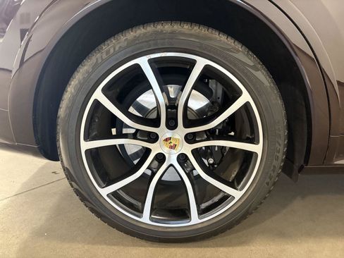 Used 2021 Porsche Cayenne Turbo AWD/4WD image 55