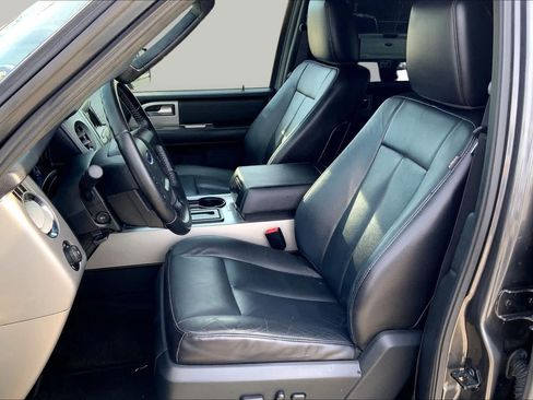 Used 2016 Ford Expedition XLT w/ Equipment Group 201A RWD image 7