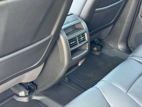 New 2025 Cadillac XT5 Luxury image 21