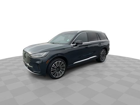 Used 2025 Lincoln Aviator Black Label image 4