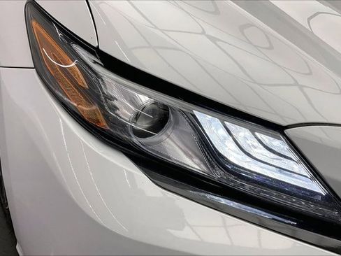 Used 2023 Toyota Camry XSE image 28