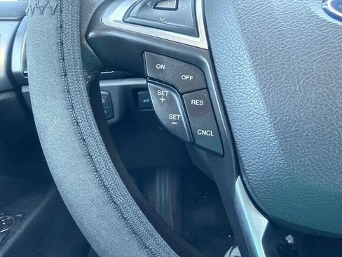 Used 2016 Ford Fusion SE FWD image 15