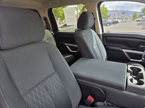 Used 2017 Nissan Titan SV image 8