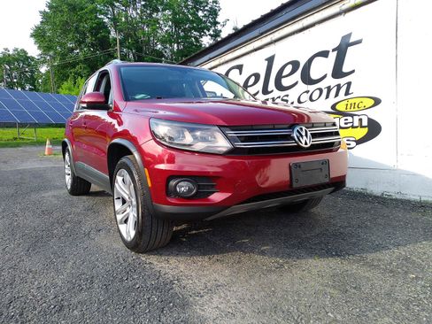 Used 2013 Volkswagen Tiguan SEL FWD image 1