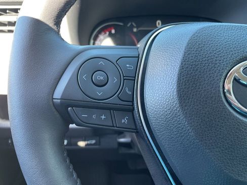 Used 2025 Toyota RAV4 XLE w/ Convenience Package image 28