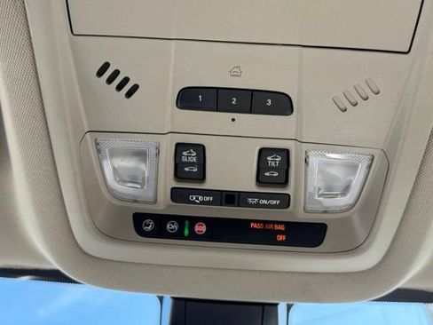 Used 2017 GMC Acadia Denali w/ Technology Package AWD/4WD image 33