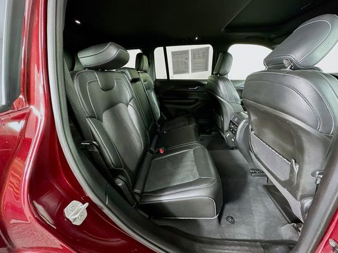 Certified 2024 Jeep Grand Cherokee Altitude image 38