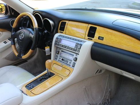 Used 2002 Lexus SC 430 Convertible image 19